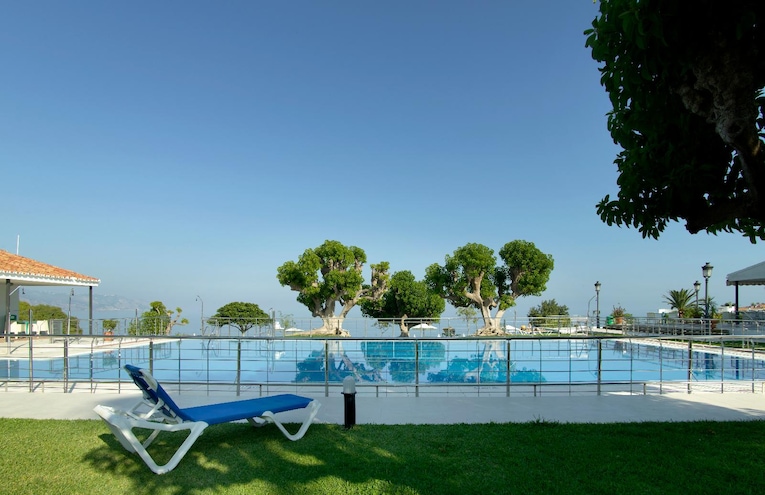 Swimming pools - 1