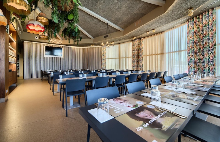 Restaurants - 15