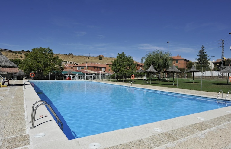 Swimming pools - 1