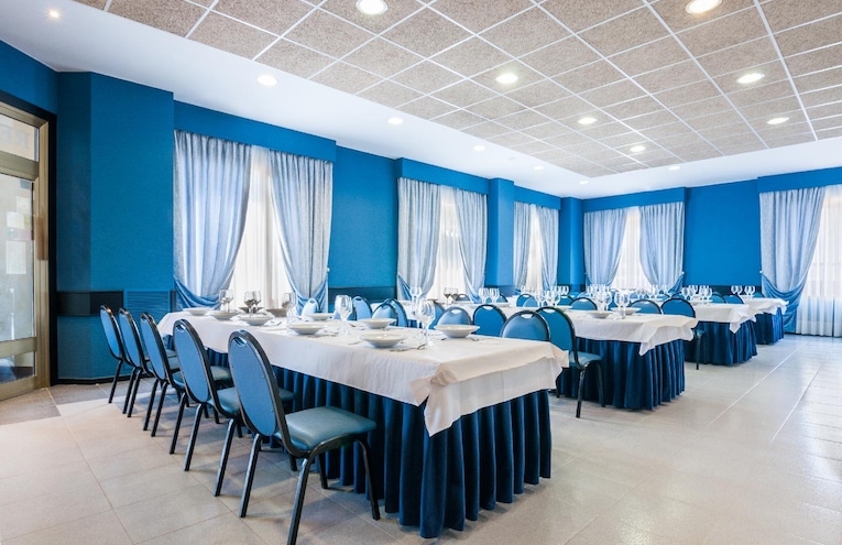 Restaurants - 9