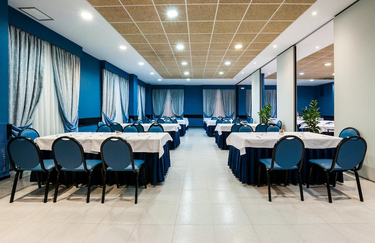 Restaurants - 10