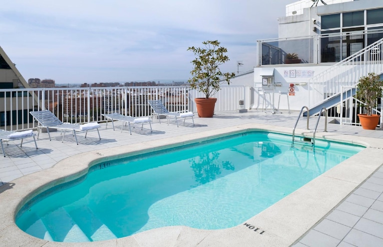 Swimming pools - 1