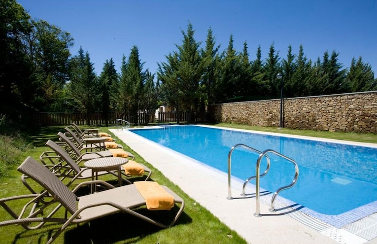 Swimming pools - 1