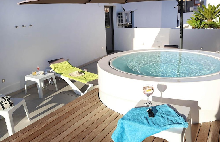 Swimming pools - 1