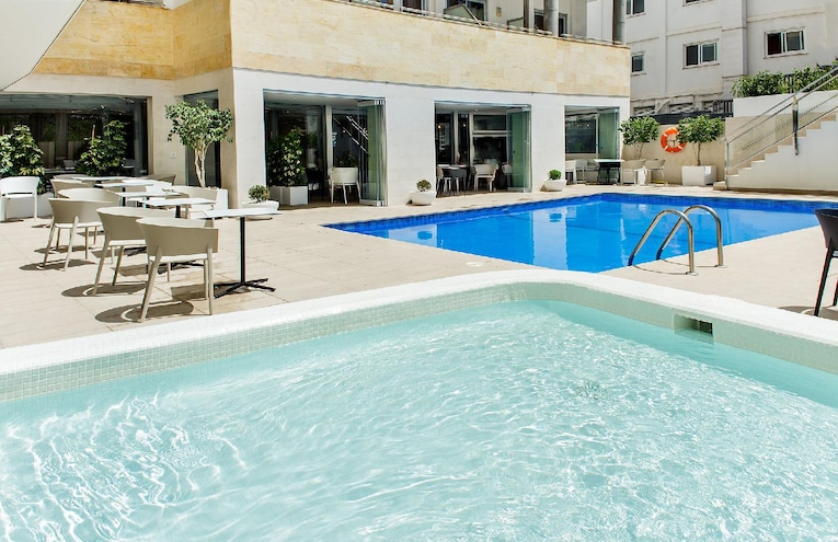 Swimming pools - 1