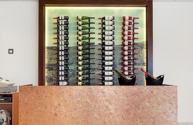 Restaurants - 7