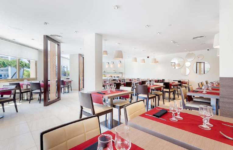 Restaurants - 8