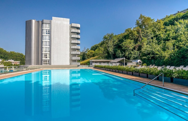 Swimming pools - 1