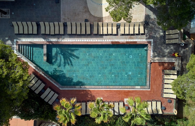 Swimming pools - 1