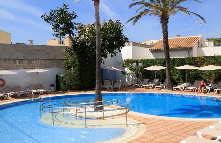 Swimming pools - 1