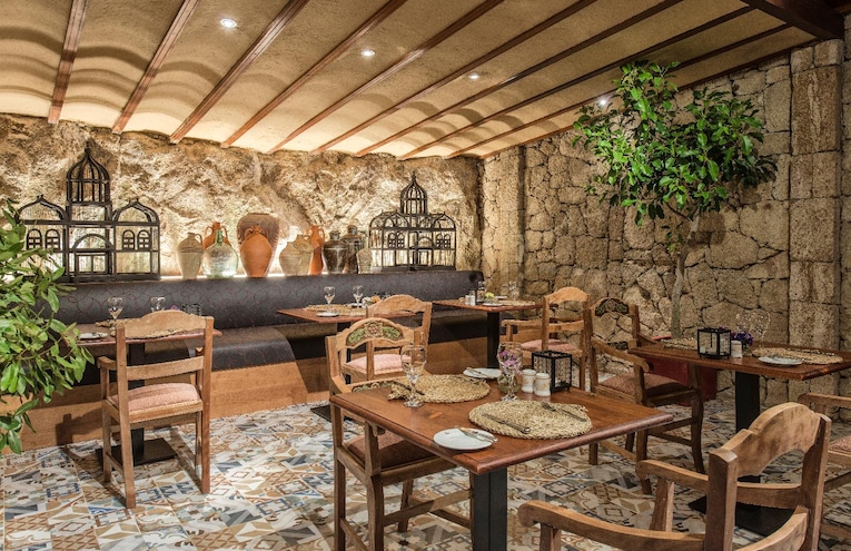 Restaurants - 8
