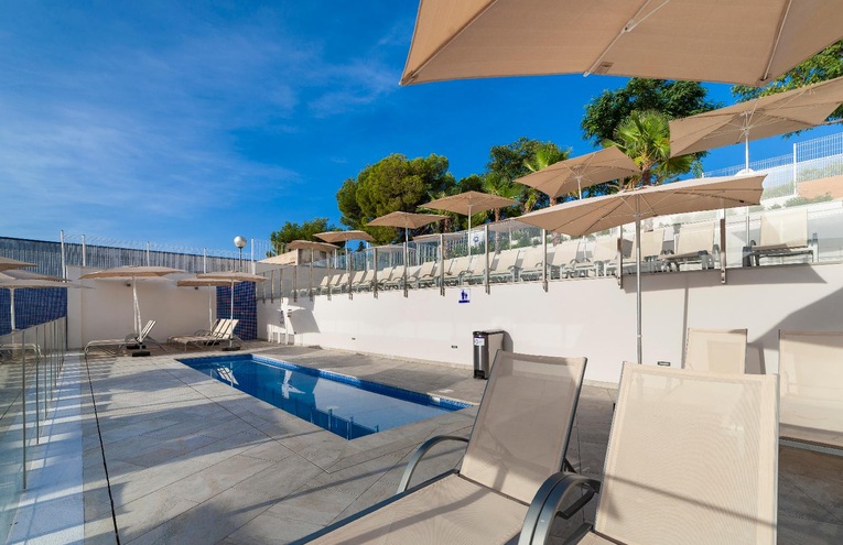 Swimming pools - 1