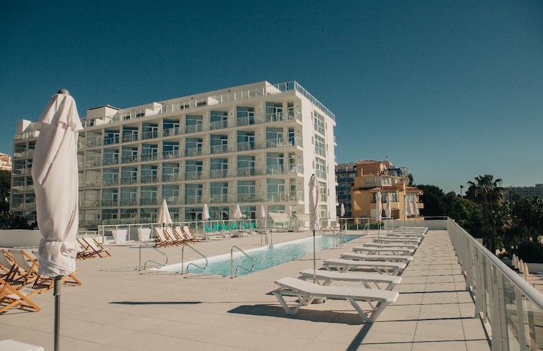 Swimming pools - 1