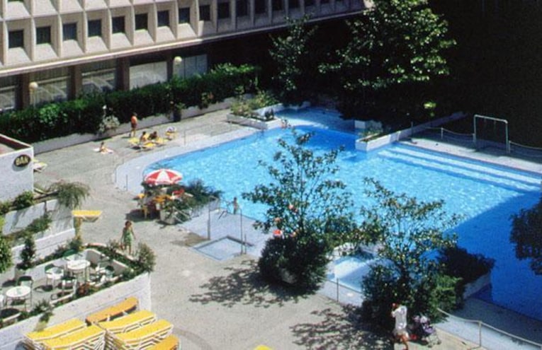 Swimming pools - 1