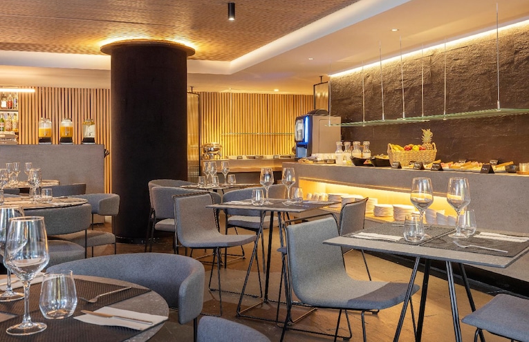 Restaurants - 8