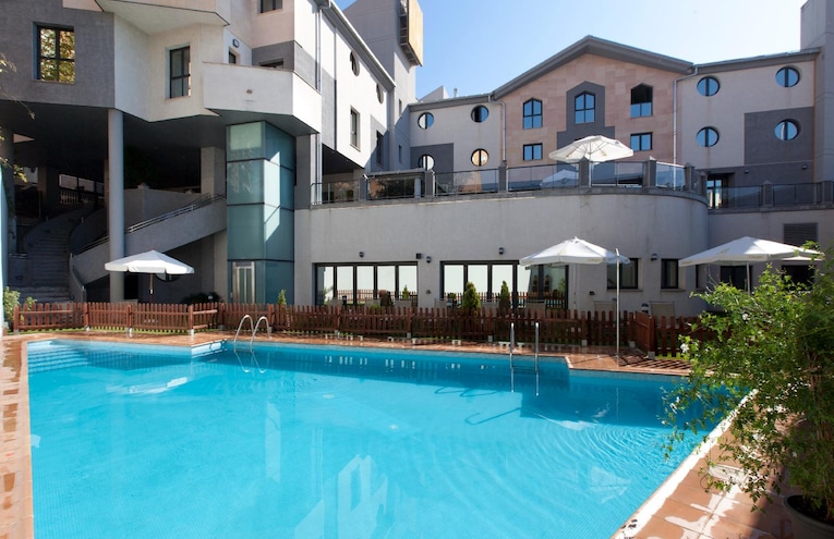 Swimming pools - 1