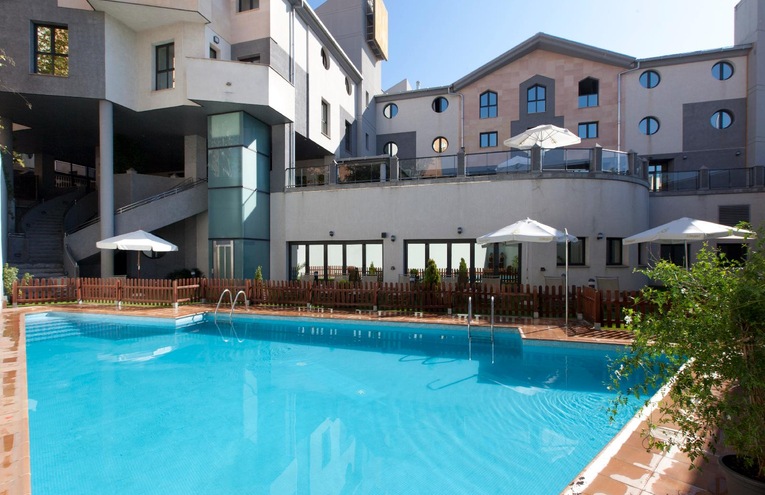 Swimming pools - 1