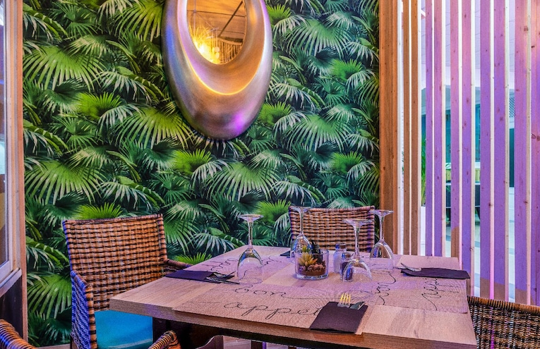 Restaurants - 8