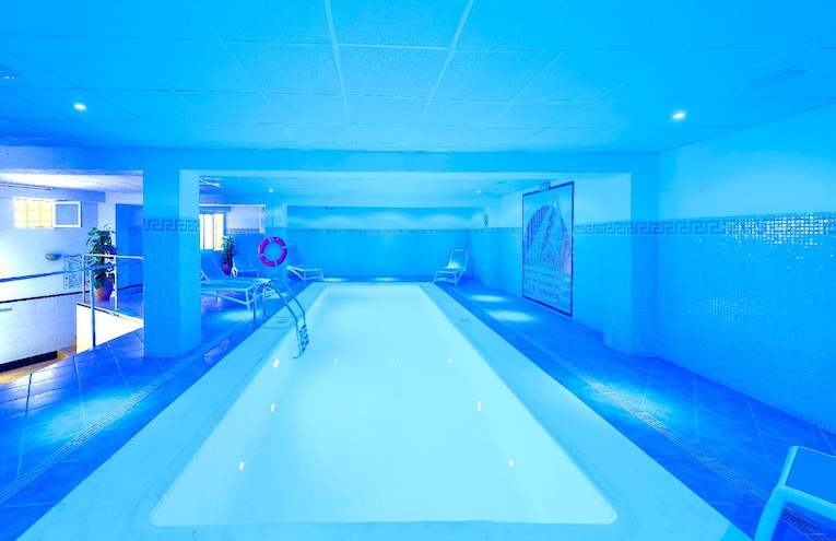 Swimming pools - 1