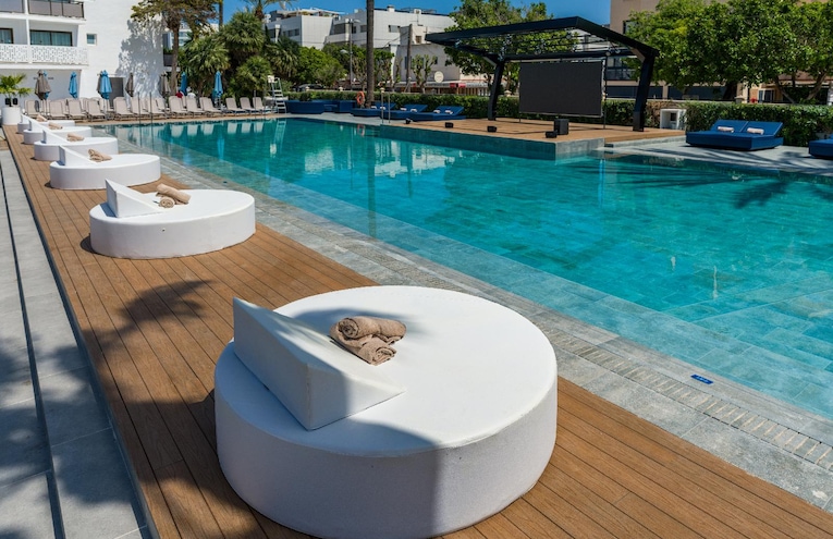 Swimming pools - 4