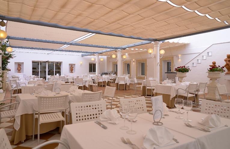 Restaurants - 12