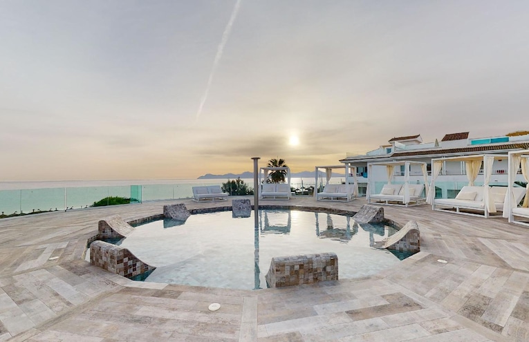 Swimming pools - 1