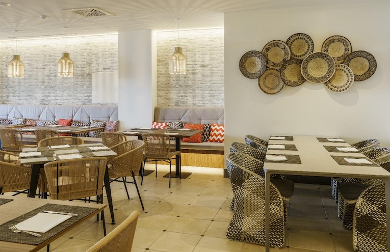 Restaurants - 4