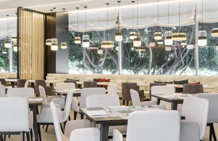 Restaurants - 4