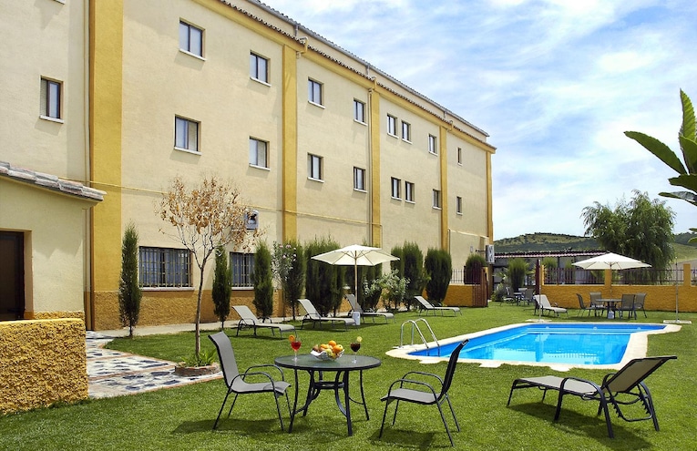 Swimming pools - 1