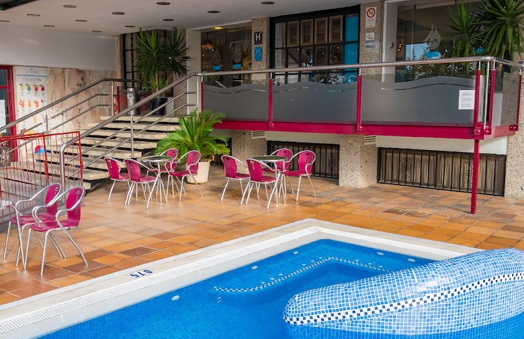 Swimming pools - 1