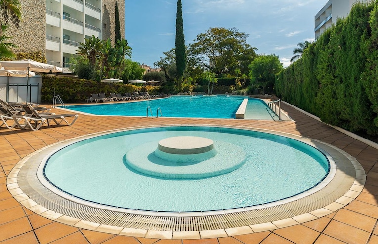 Swimming pools - 1