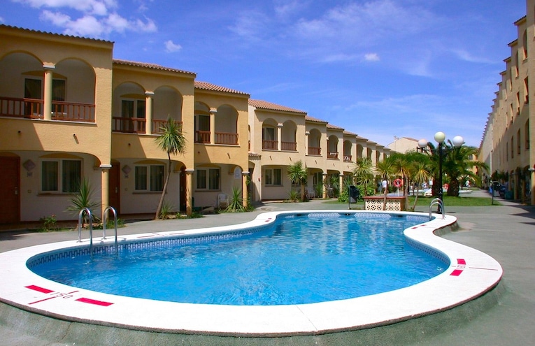Swimming pools - 1