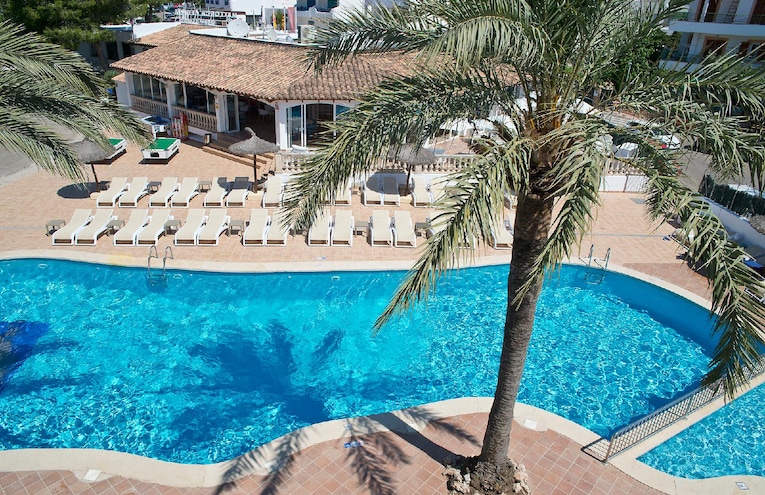 Swimming pools - 1
