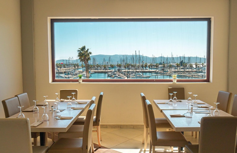 Restaurants - 6