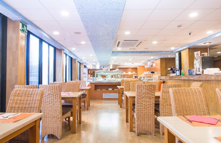 Restaurants - 6