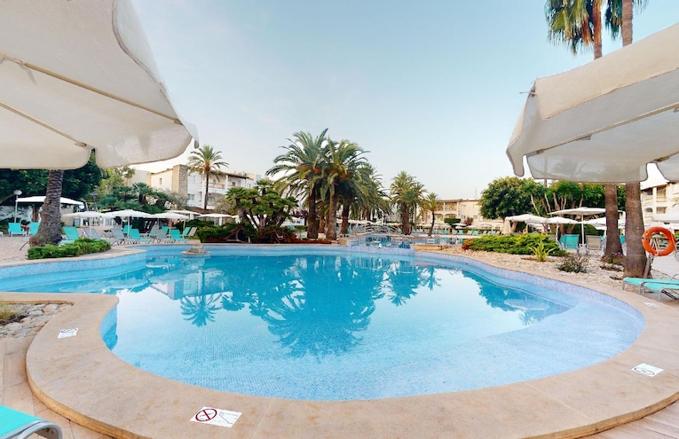 Swimming pools - 4
