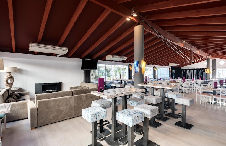 Restaurants - 11