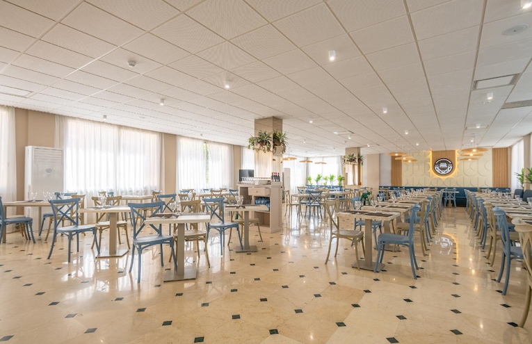 Restaurants - 8