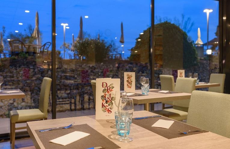 Restaurants - 1
