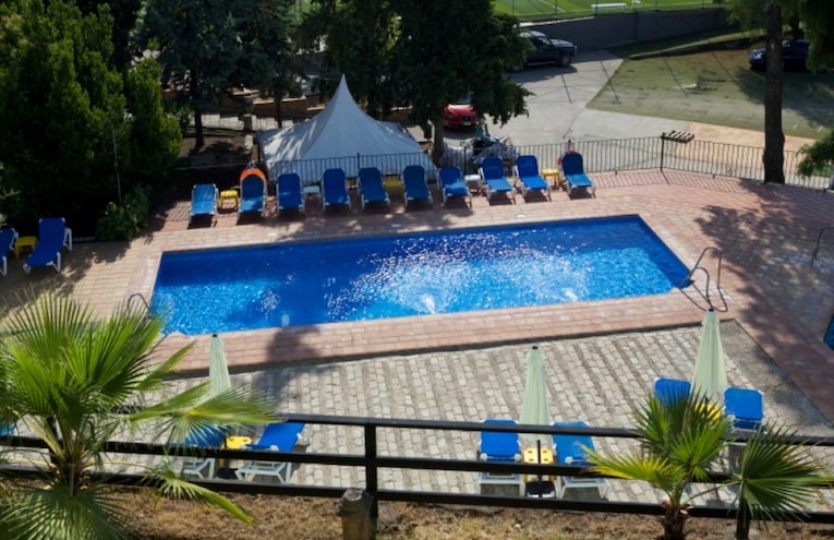 Swimming pools - 1