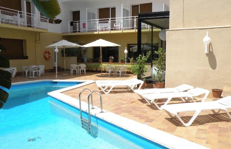 Swimming pools - 1