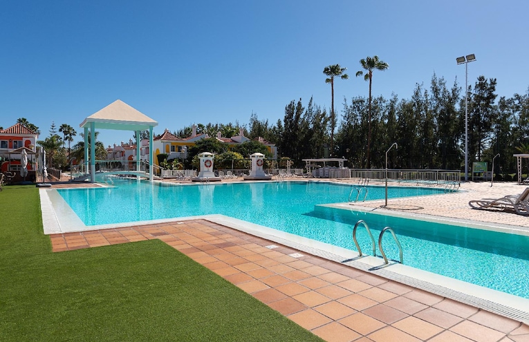 Swimming pools - 1