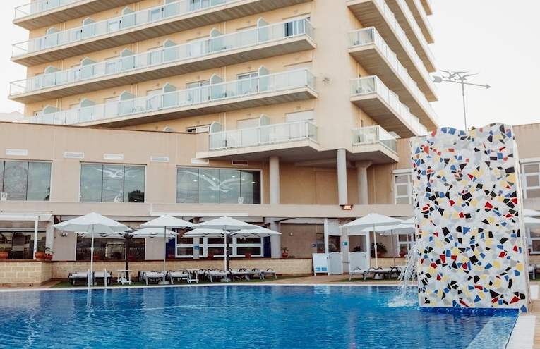 Swimming pools - 1