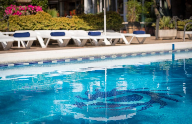 Swimming pools - 1