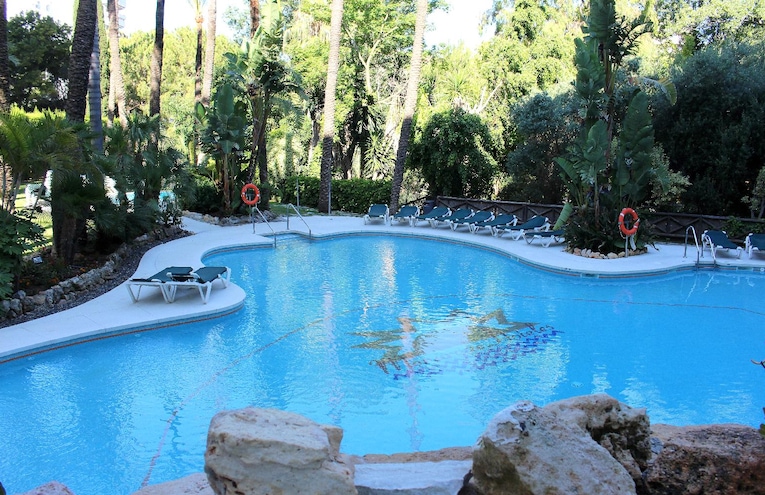 Swimming pools - 1