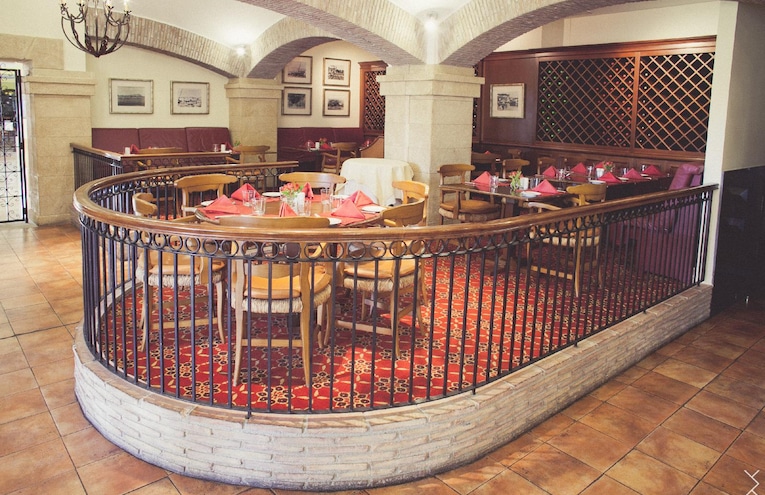 Restaurants - 7