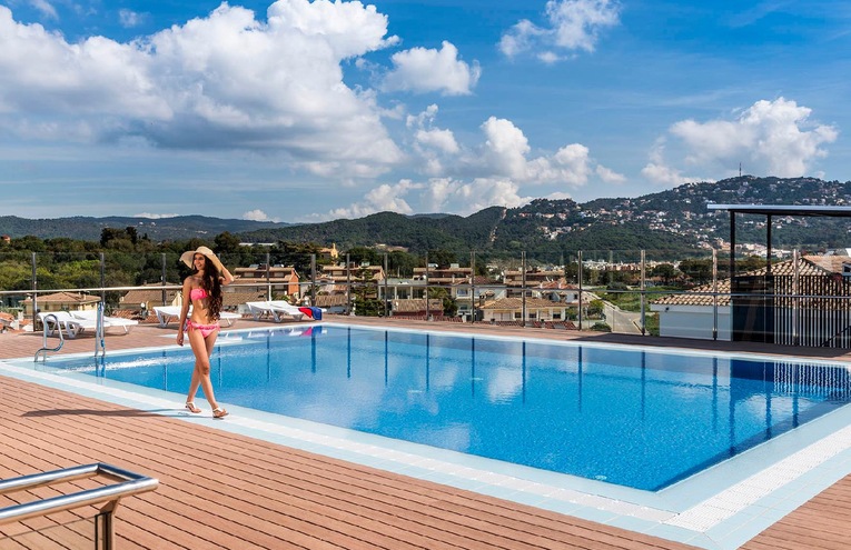 Swimming pools - 1