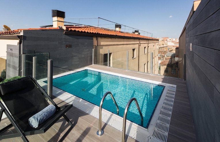 Swimming pools - 1