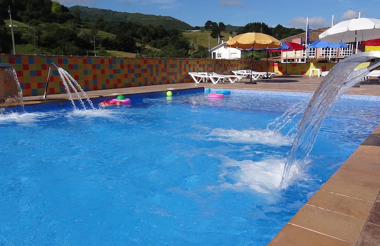 Swimming pools - 1