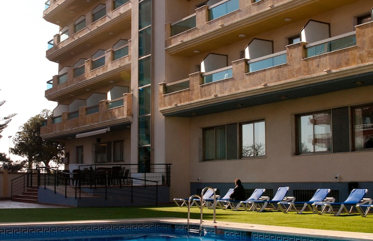 Swimming pools - 1